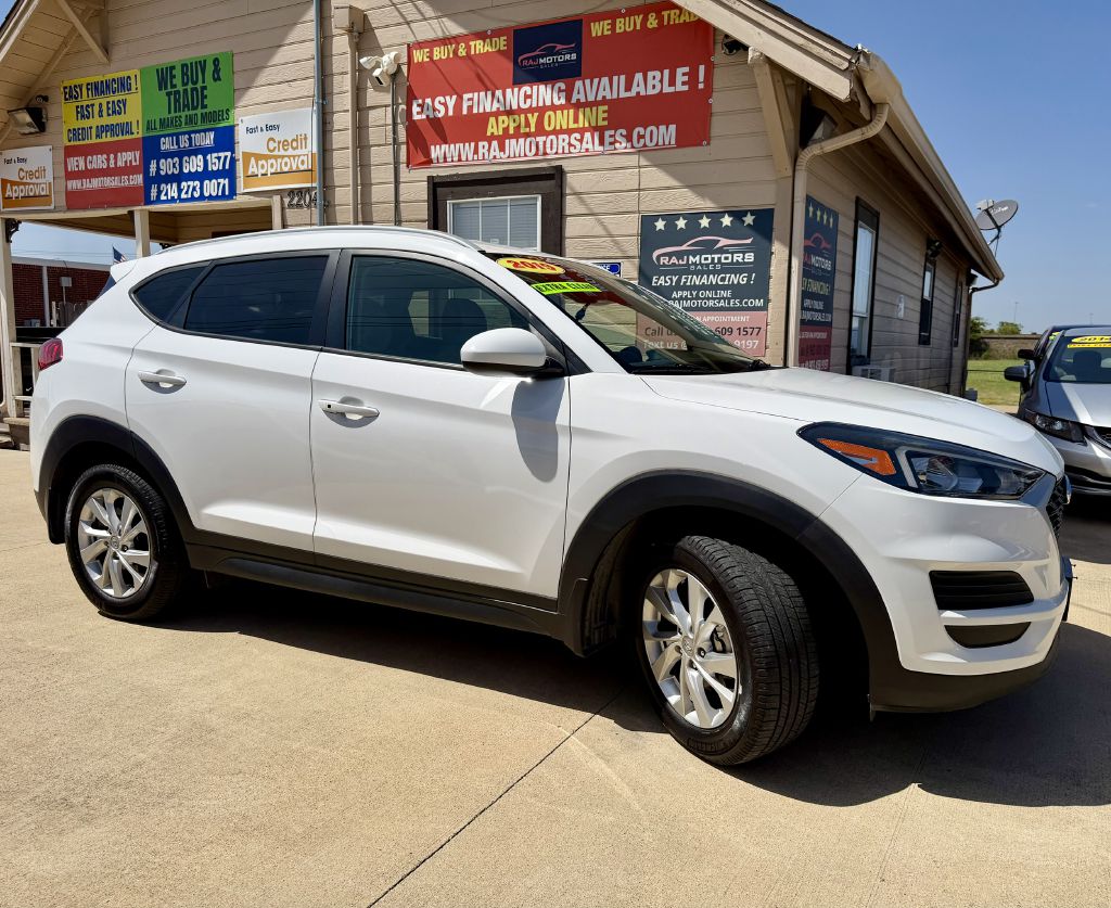 Photo 9 of this HYUNDAI TUCSON