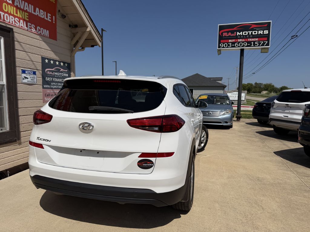 Photo 11 of this HYUNDAI TUCSON