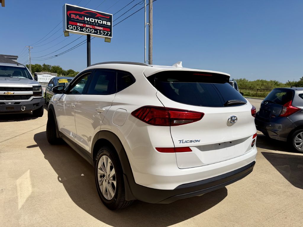 Photo 14 of this HYUNDAI TUCSON