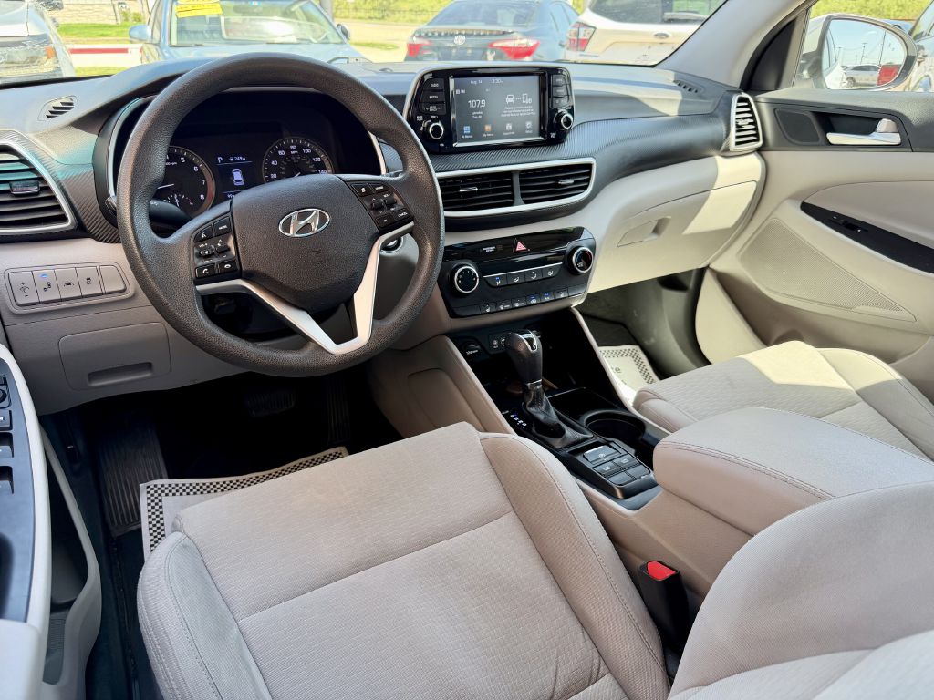 Photo 20 of this HYUNDAI TUCSON