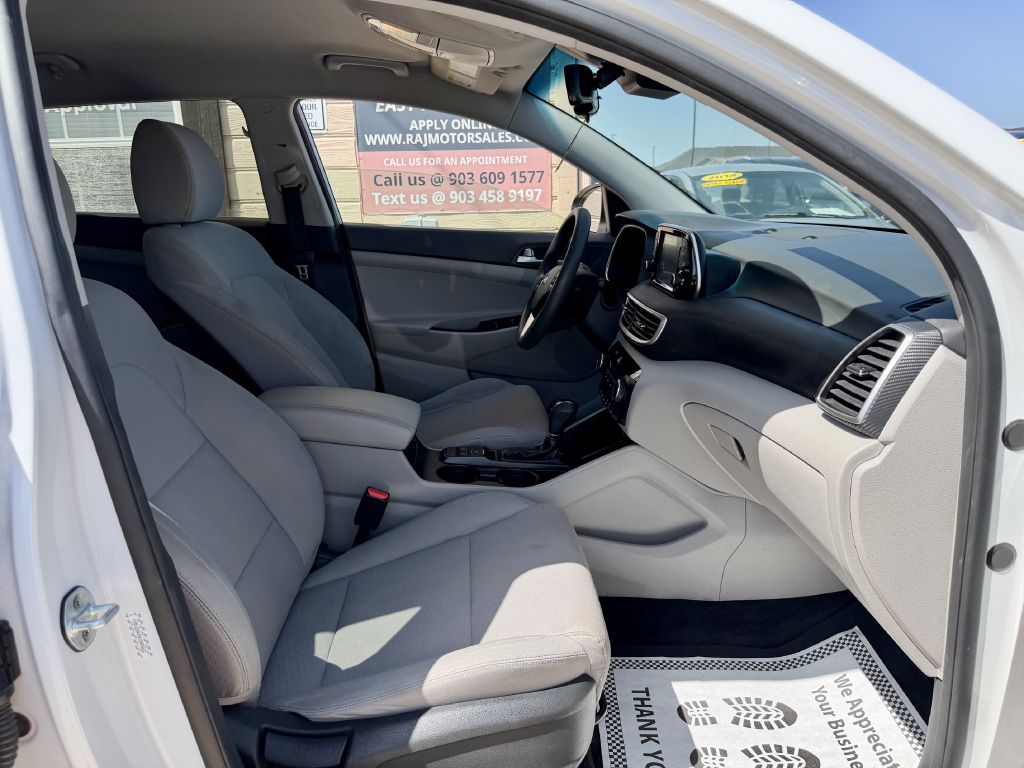 Photo 24 of this HYUNDAI TUCSON