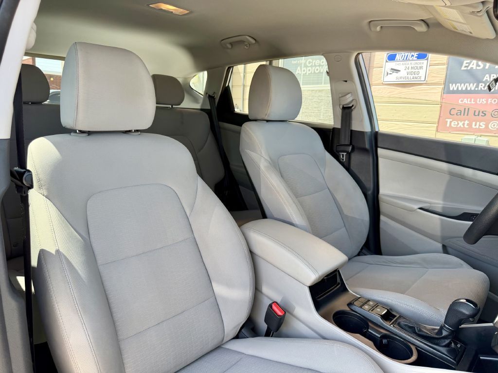 Photo 25 of this HYUNDAI TUCSON