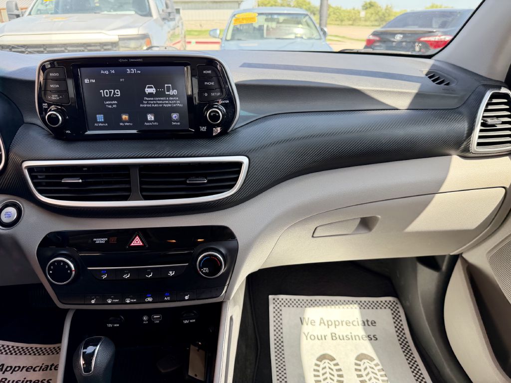 Photo 28 of this HYUNDAI TUCSON