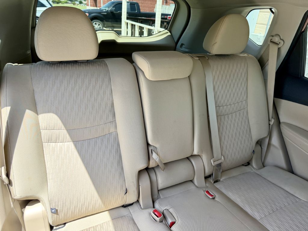 Photo 33 of this NISSAN ROGUE