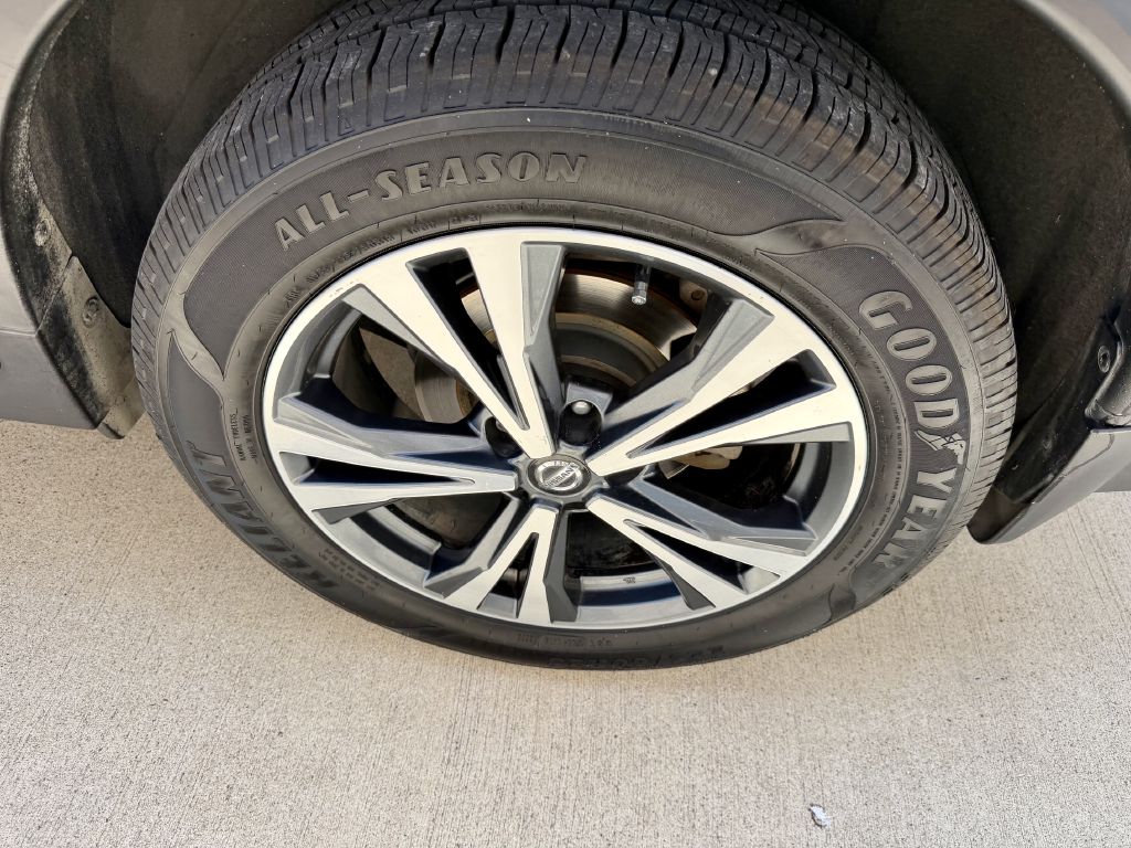 Photo 41 of this NISSAN ROGUE