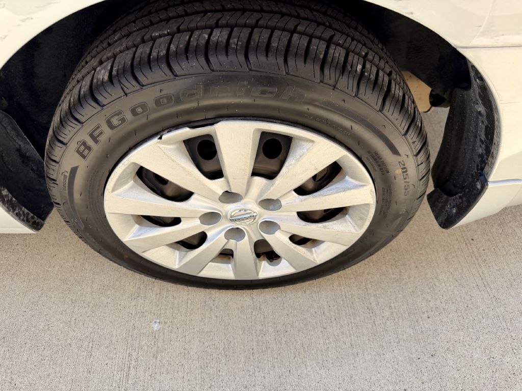 Photo 33 of this NISSAN SENTRA
