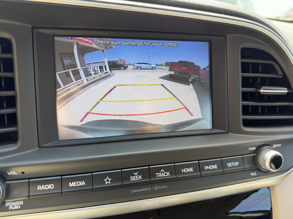 Photo 27 of this HYUNDAI ELANTRA