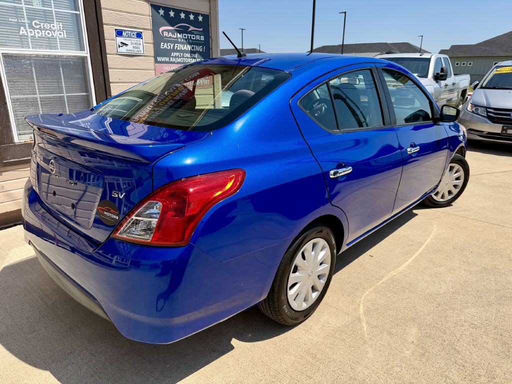 Photo 12 of this NISSAN VERSA