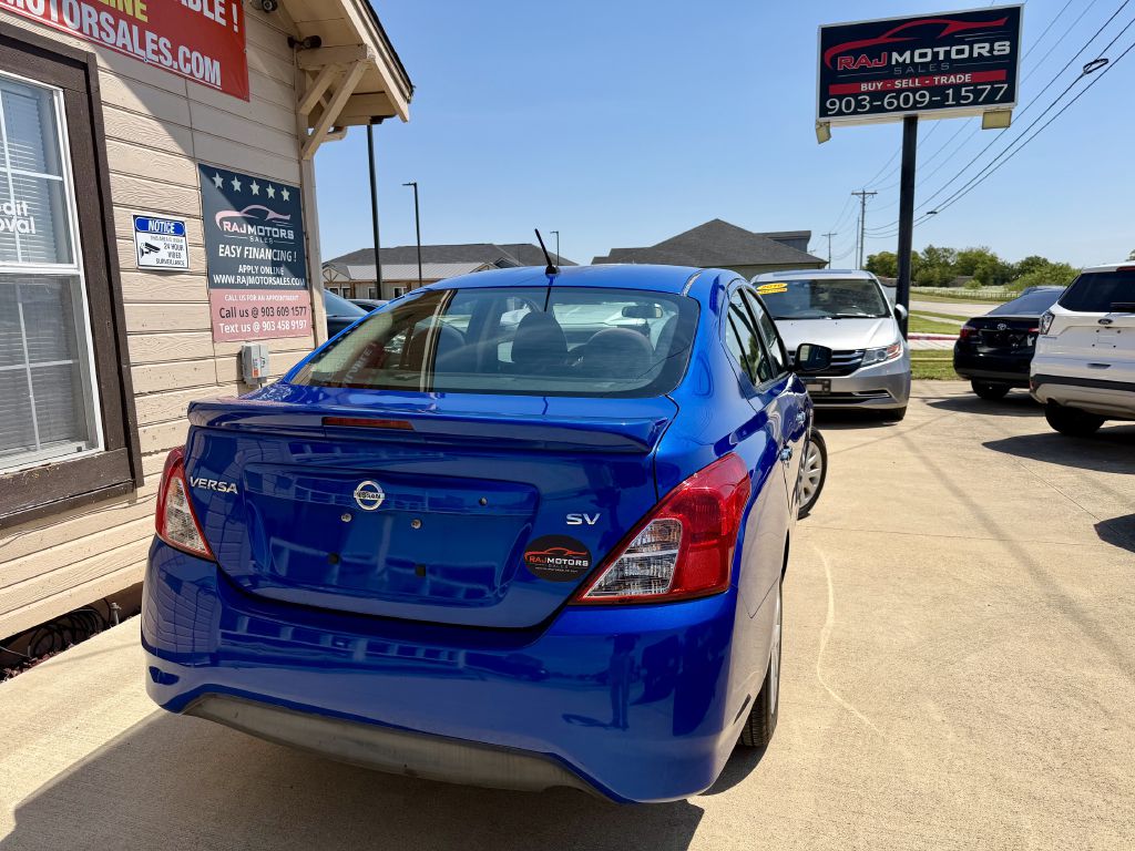 Photo 13 of this NISSAN VERSA