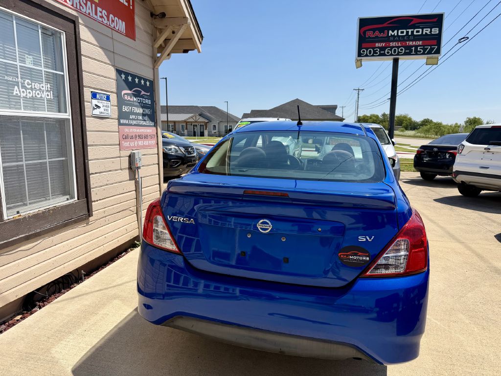 Photo 14 of this NISSAN VERSA