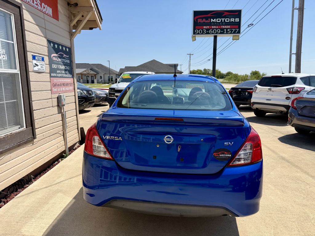 Photo 15 of this NISSAN VERSA