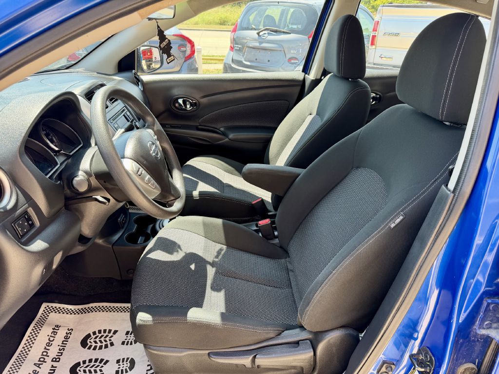Photo 21 of this NISSAN VERSA
