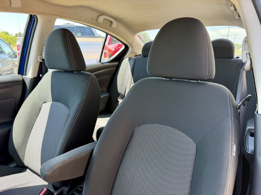Photo 23 of this NISSAN VERSA