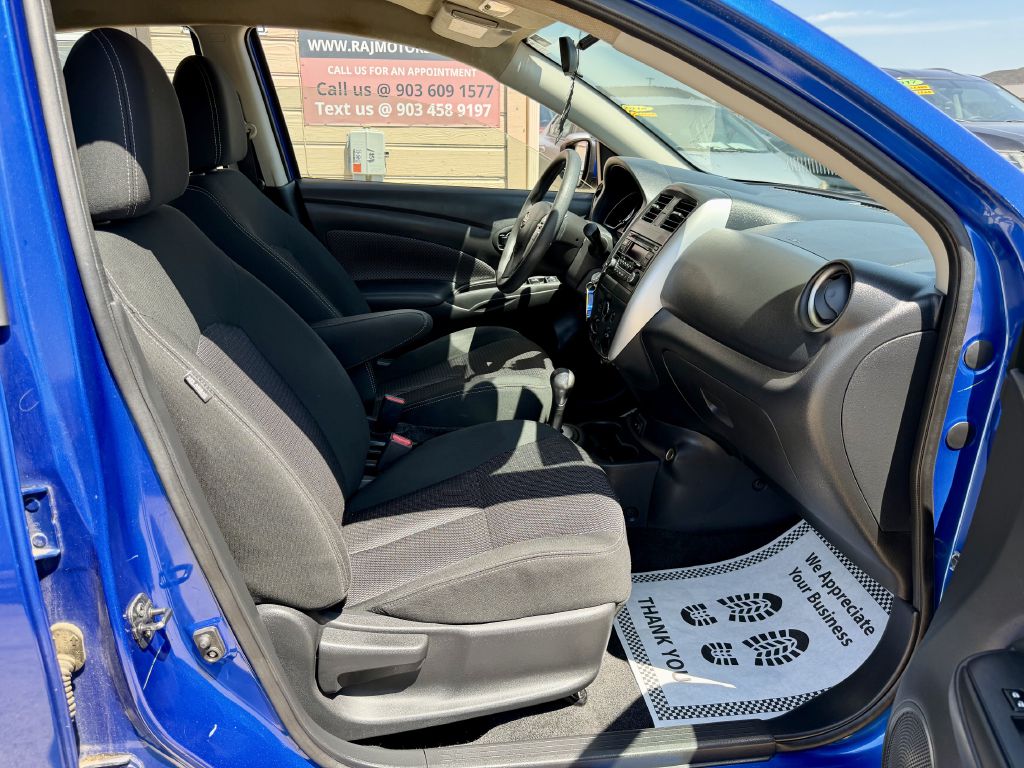 Photo 27 of this NISSAN VERSA