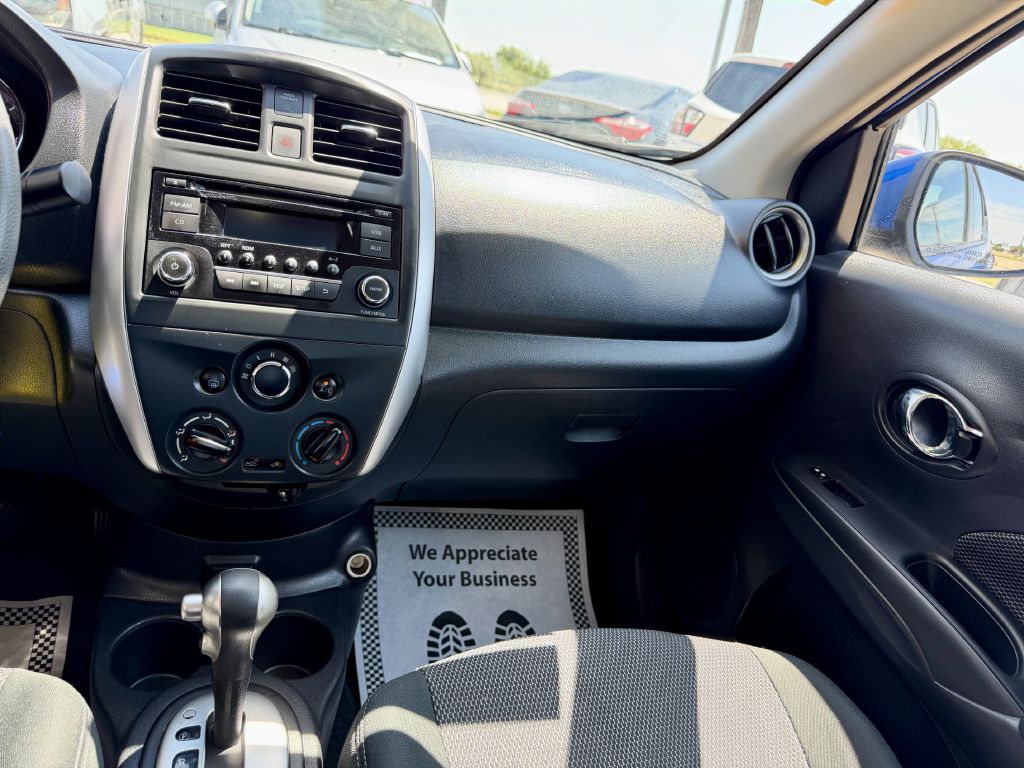 Photo 31 of this NISSAN VERSA