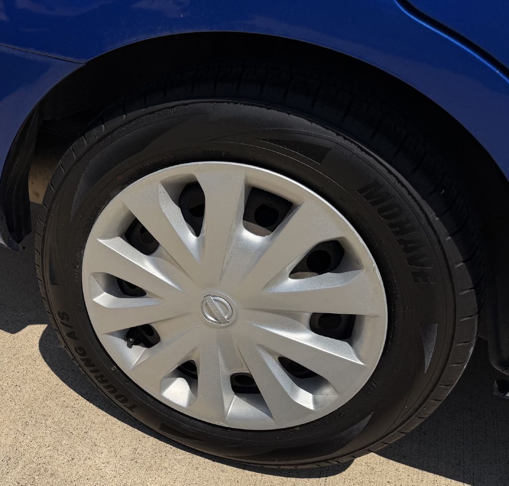 Photo 36 of this NISSAN VERSA