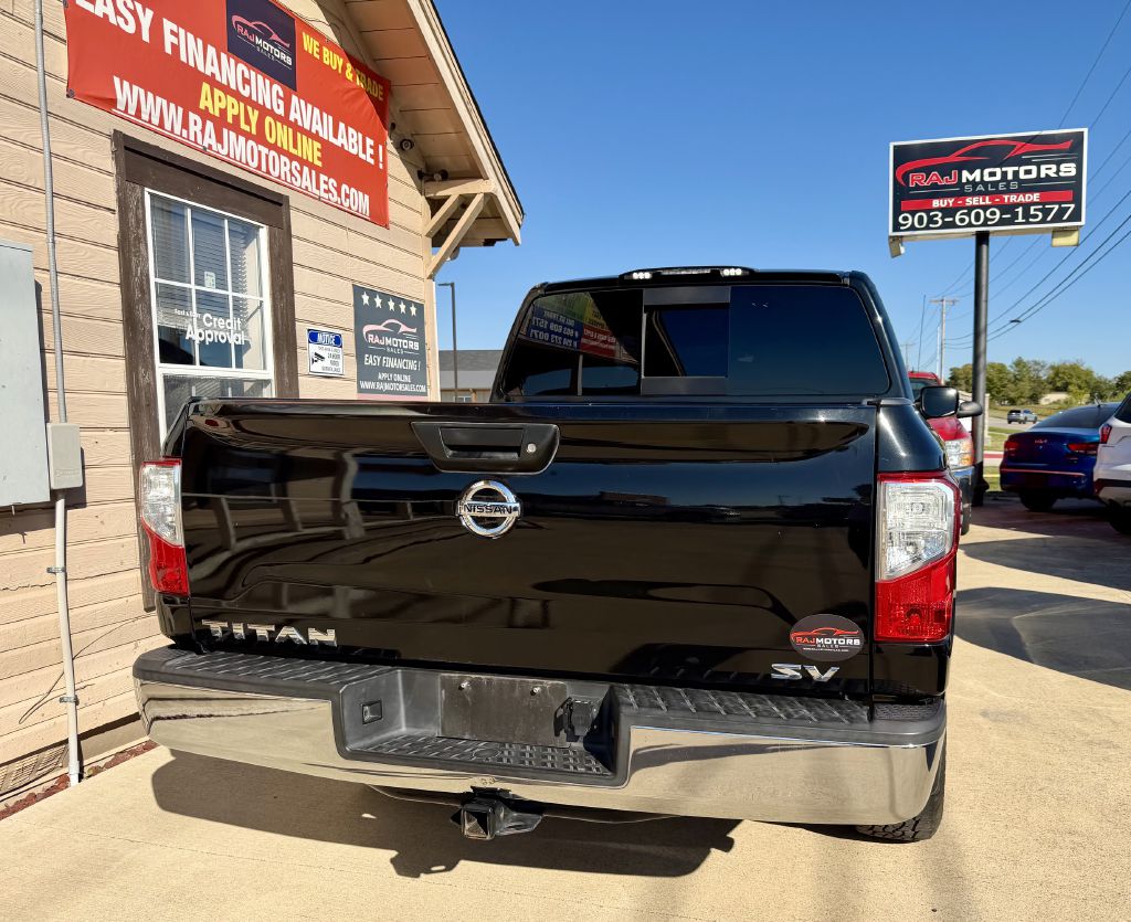 Photo 14 of this NISSAN TITAN