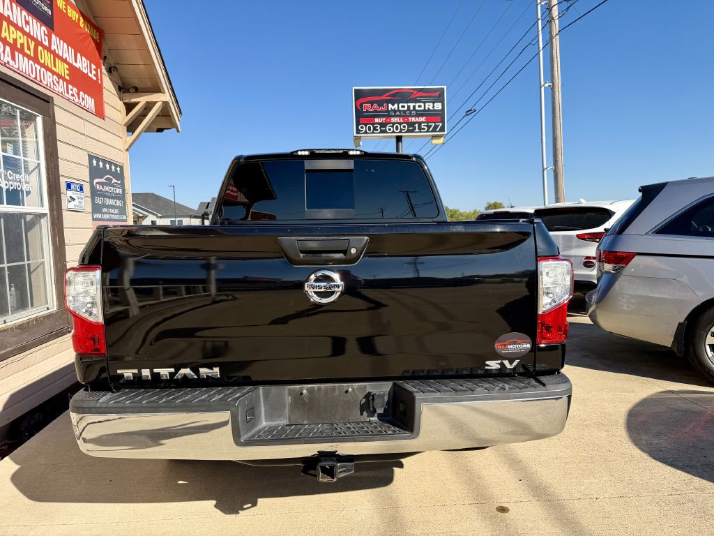 Photo 15 of this NISSAN TITAN