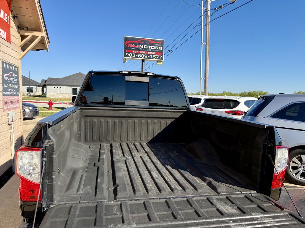 Photo 16 of this NISSAN TITAN