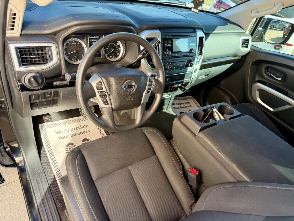 Photo 22 of this NISSAN TITAN