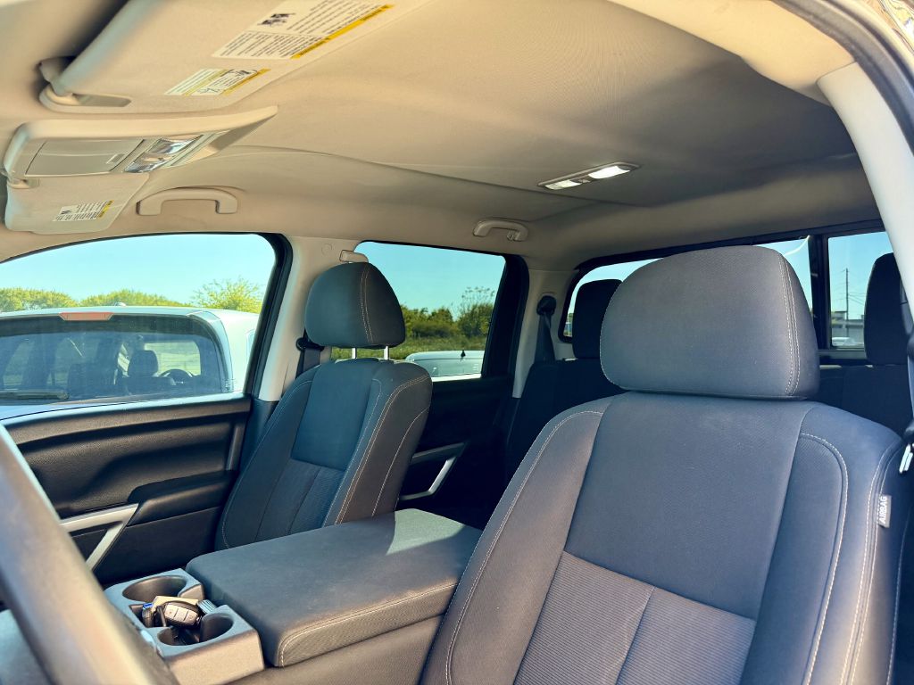 Photo 23 of this NISSAN TITAN