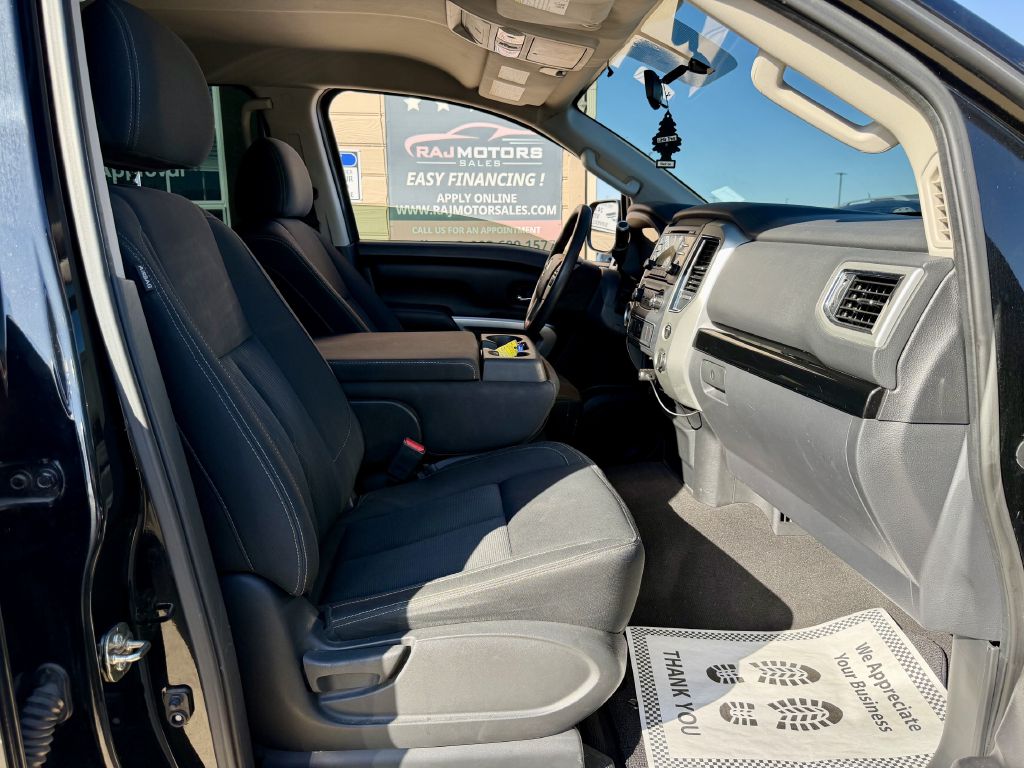 Photo 27 of this NISSAN TITAN
