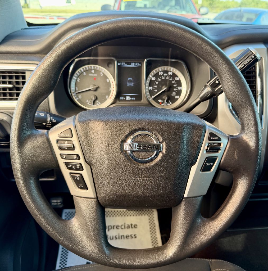 Photo 34 of this NISSAN TITAN