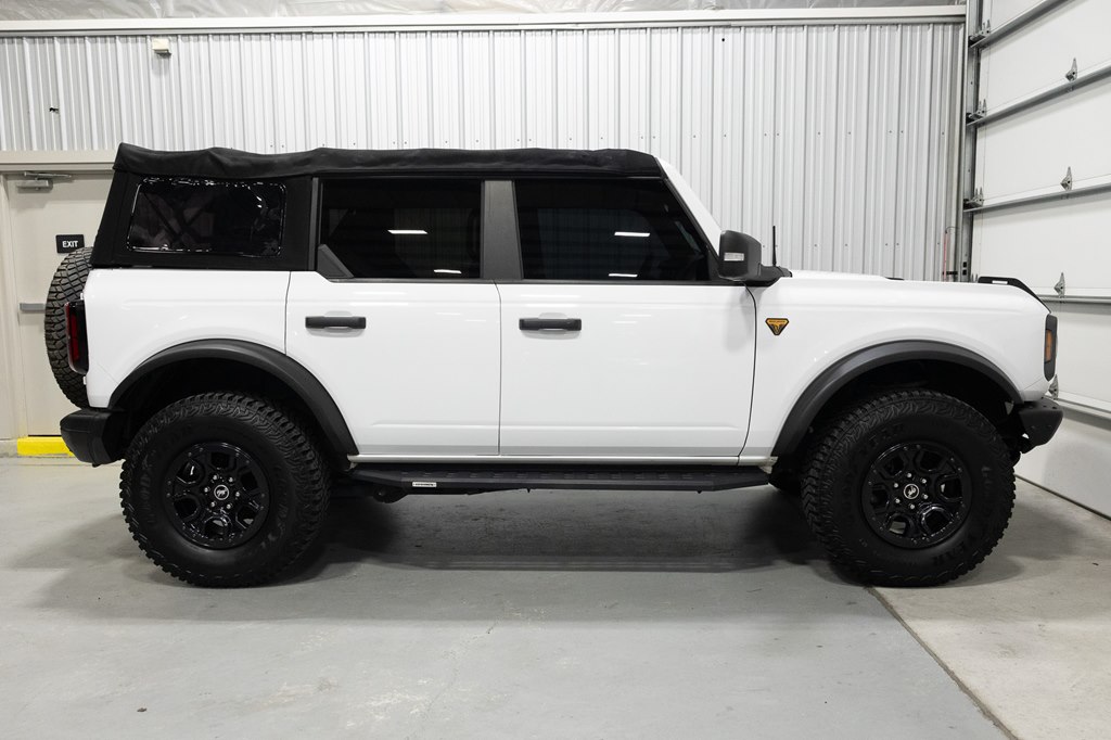 Photo 10 of this FORD BRONCO