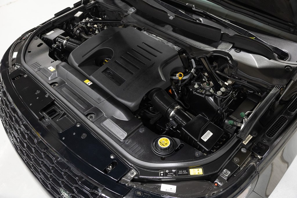 Photo 66 of this LAND ROVER RANGE ROVER