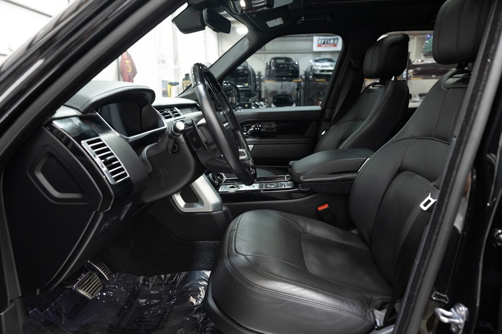 Photo 16 of this LAND ROVER RANGE ROVER