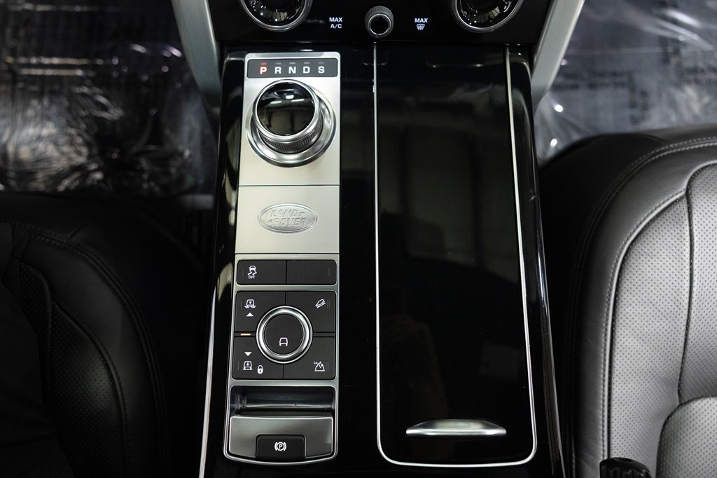 Photo 56 of this LAND ROVER RANGE ROVER