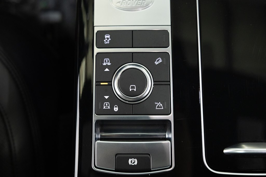 Photo 57 of this LAND ROVER RANGE ROVER
