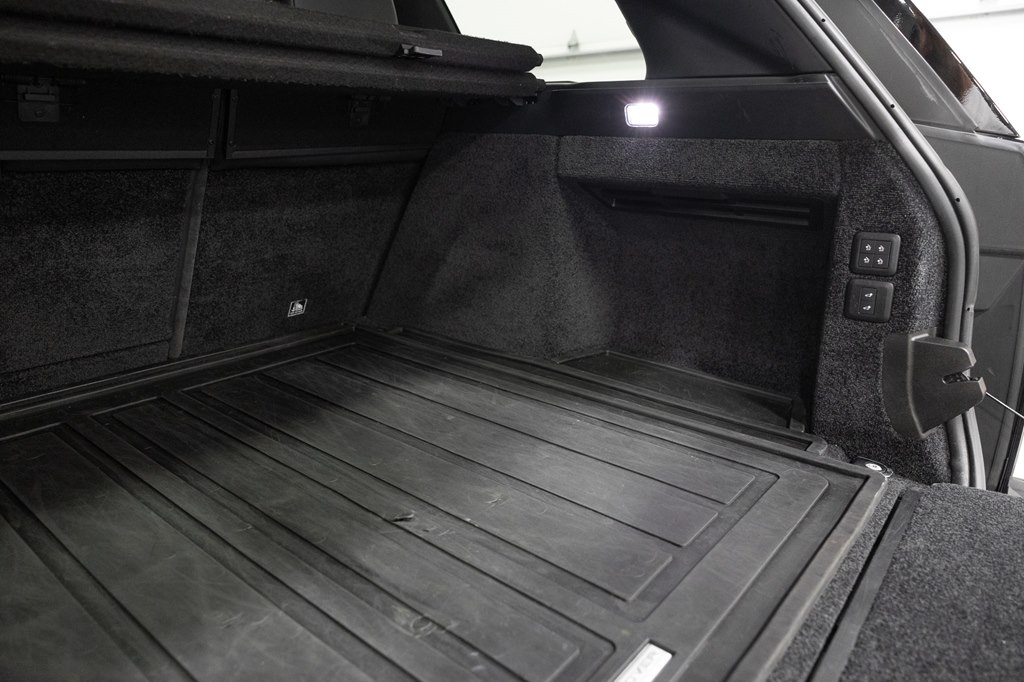 Photo 70 of this LAND ROVER RANGE ROVER