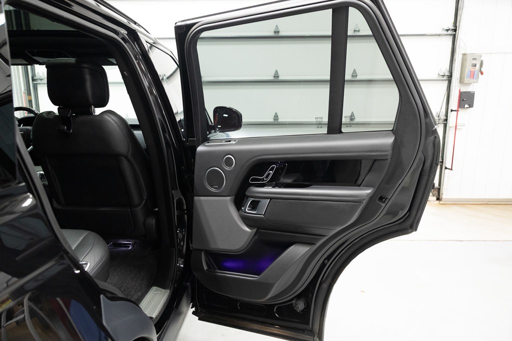 Photo 32 of this LAND ROVER RANGE ROVER