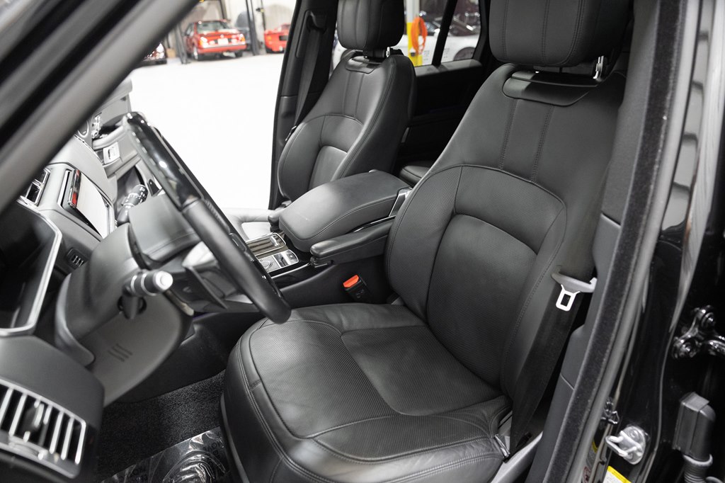 Photo 17 of this LAND ROVER RANGE ROVER
