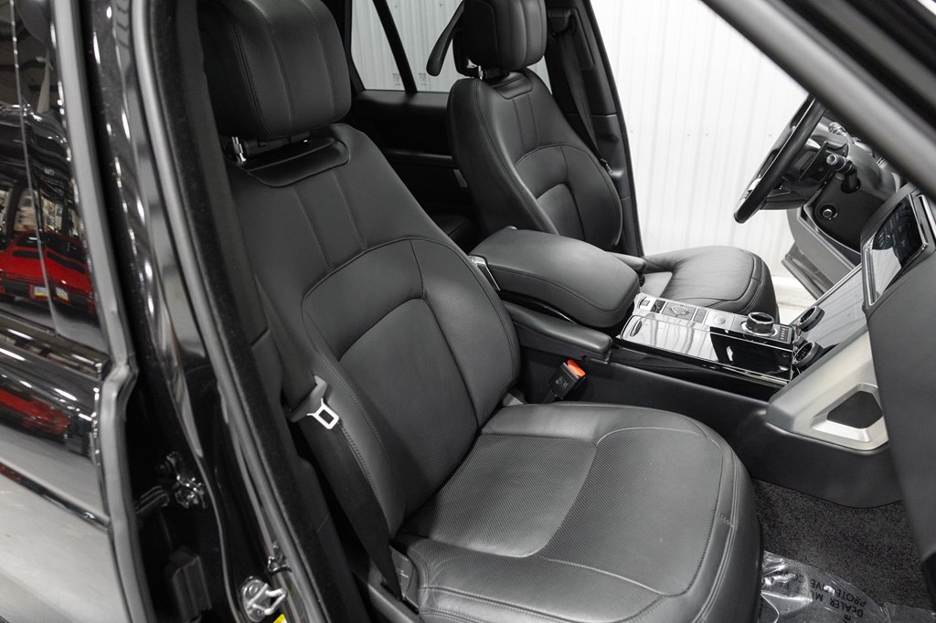 Photo 20 of this LAND ROVER RANGE ROVER