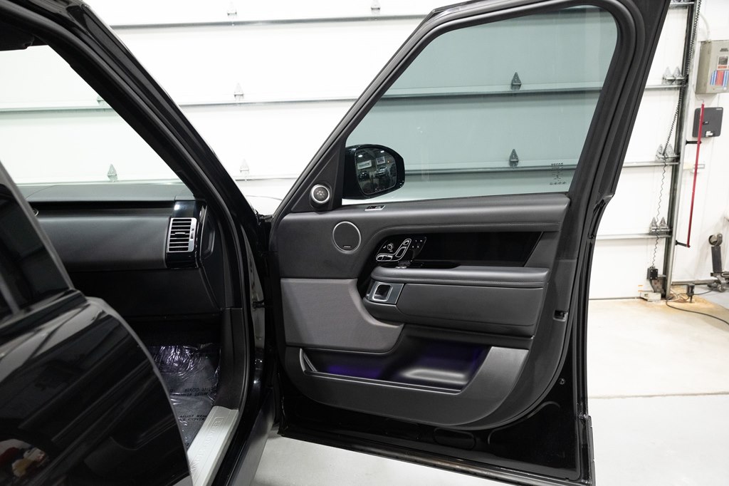 Photo 26 of this LAND ROVER RANGE ROVER