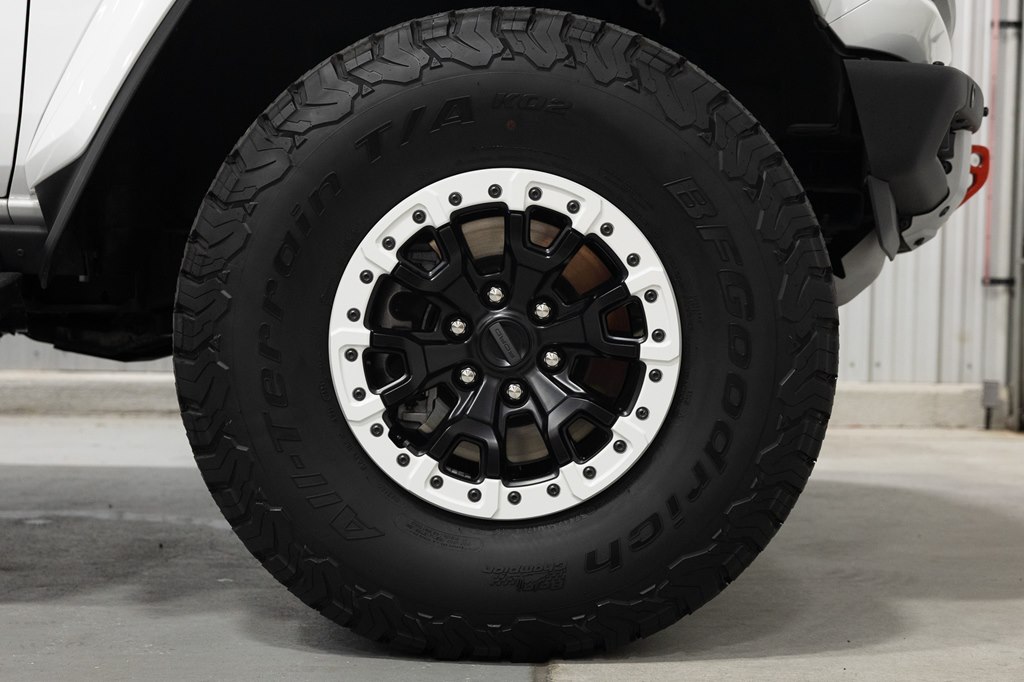 Photo 64 of this FORD BRONCO