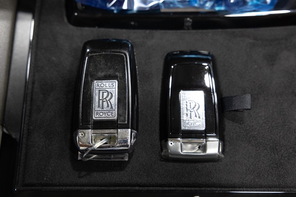 Photo 84 of this ROLLS-ROYCE WRAITH