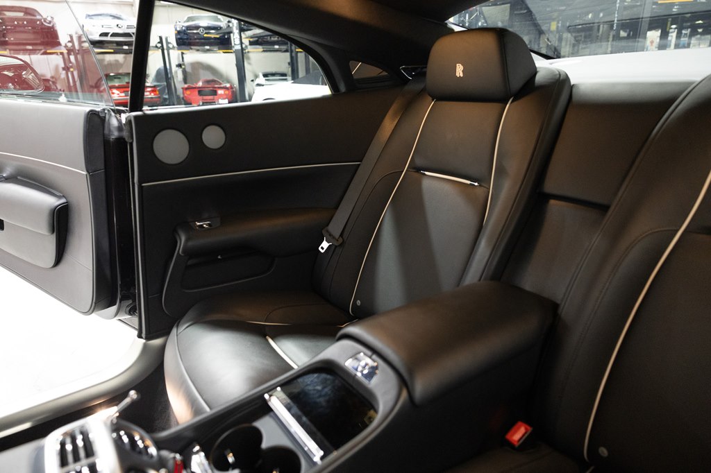Photo 15 of this ROLLS-ROYCE WRAITH