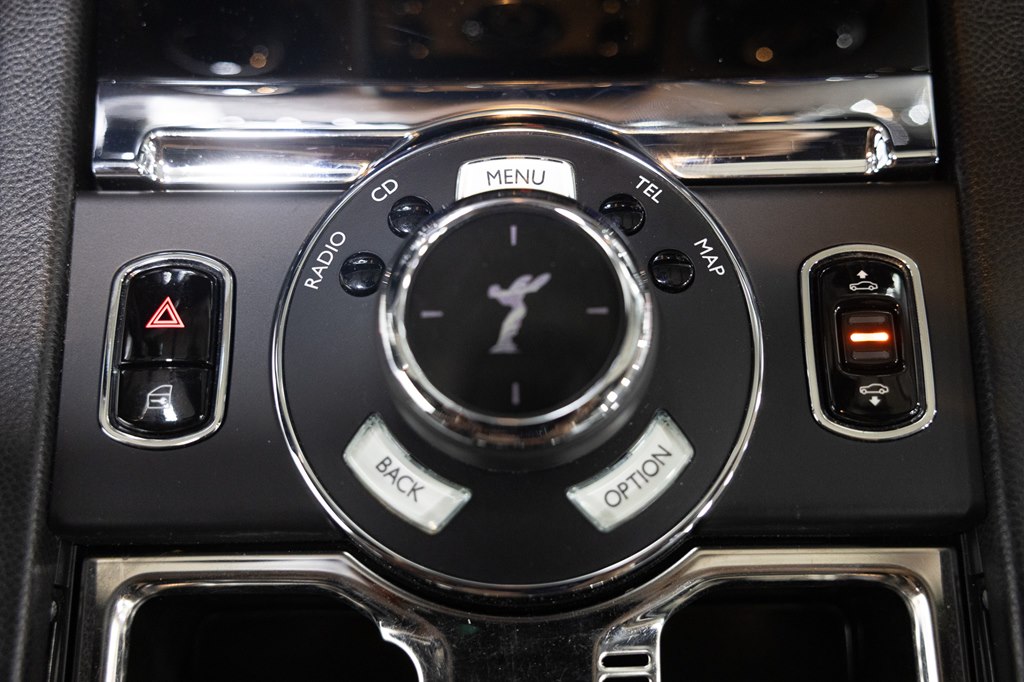 Photo 76 of this ROLLS-ROYCE WRAITH