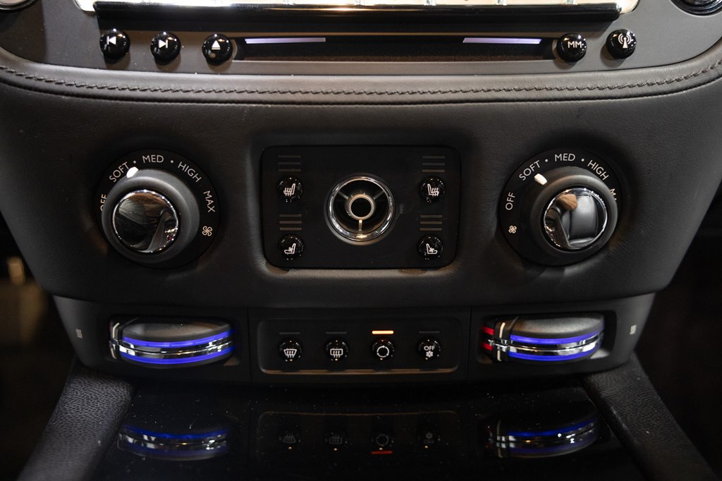 Photo 68 of this ROLLS-ROYCE WRAITH