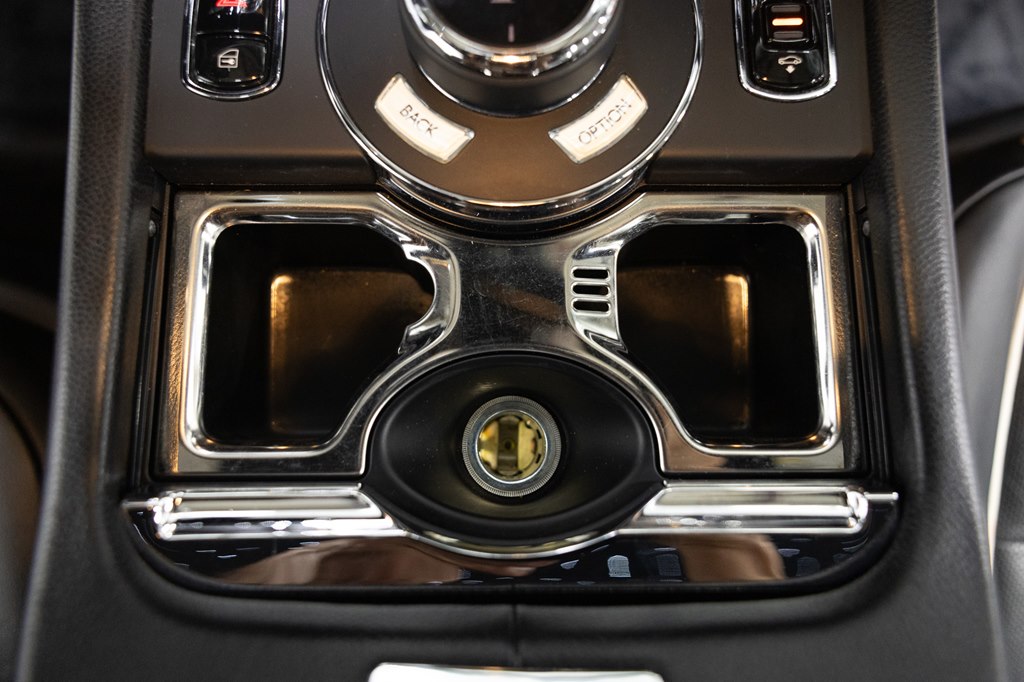 Photo 74 of this ROLLS-ROYCE WRAITH
