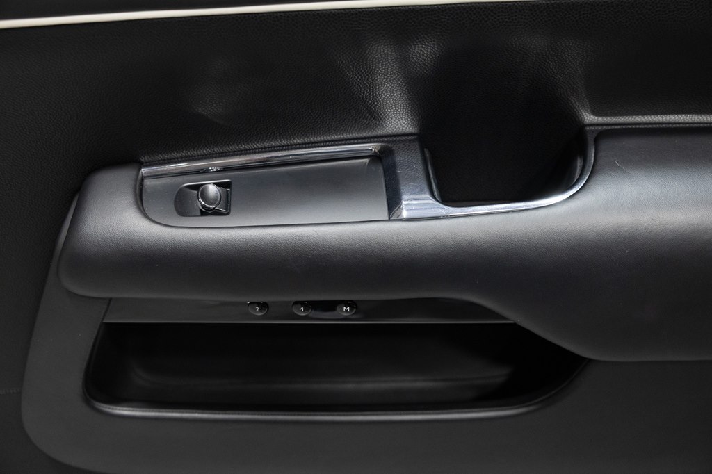 Photo 31 of this ROLLS-ROYCE WRAITH