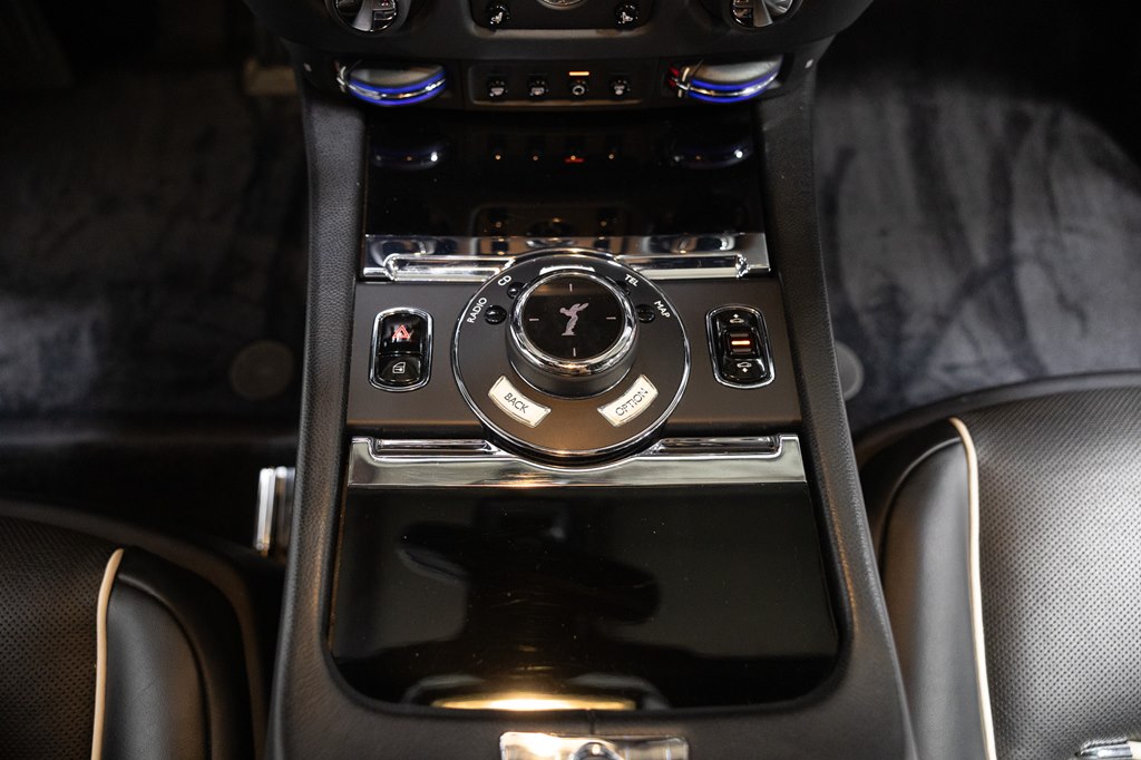 Photo 69 of this ROLLS-ROYCE WRAITH