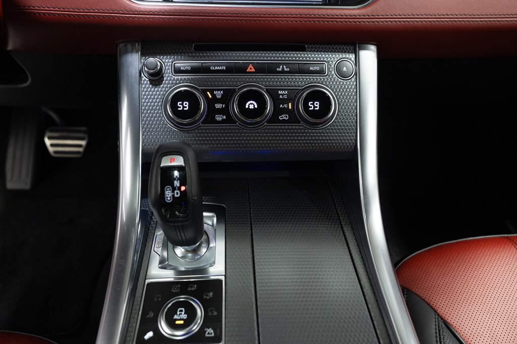 Photo 39 of this LAND ROVER RANGE ROVER SPO