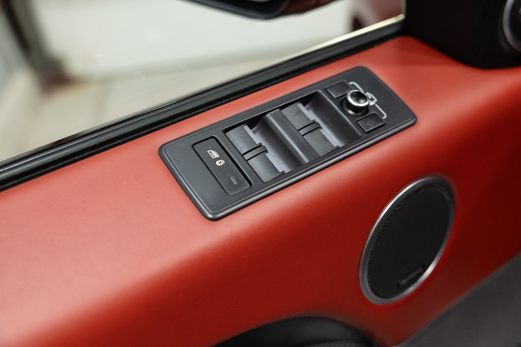 Photo 28 of this LAND ROVER RANGE ROVER SPO