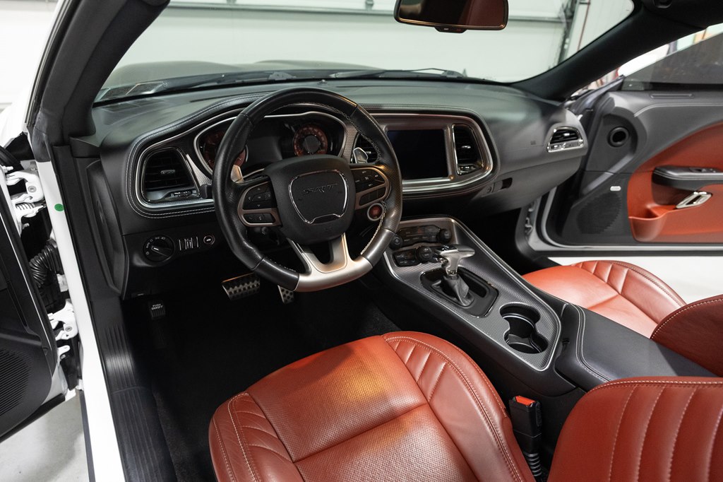Photo 2 of this DODGE CHALLENGER