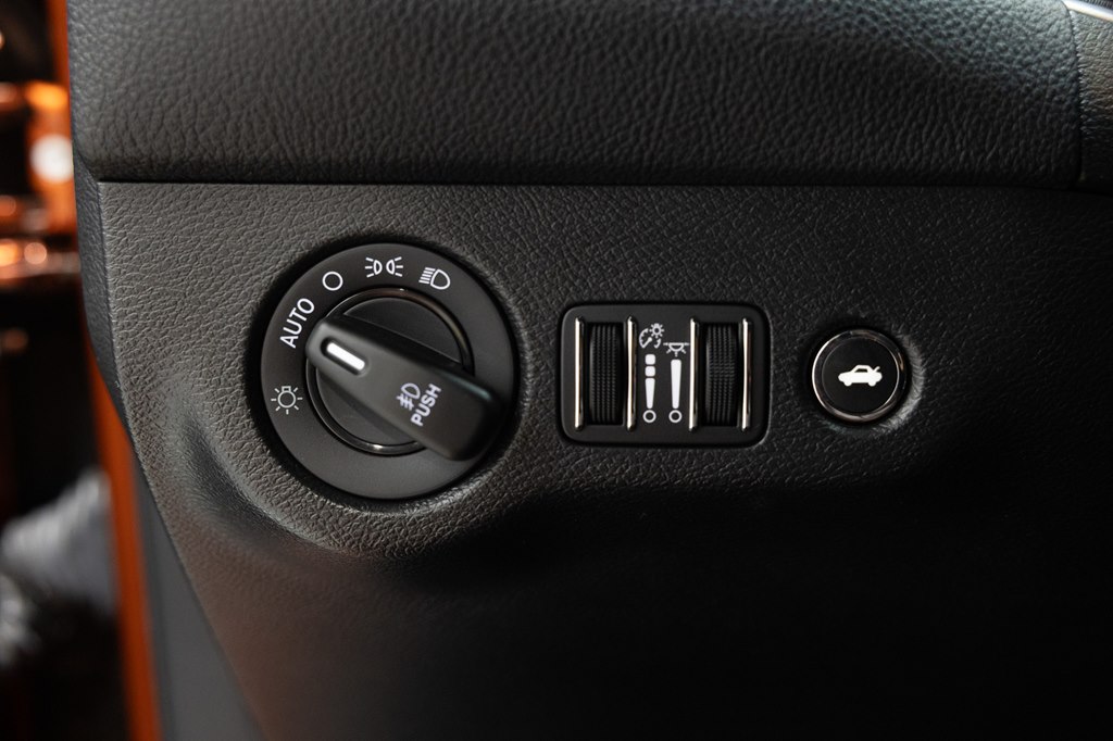 Photo 23 of this DODGE CHALLENGER