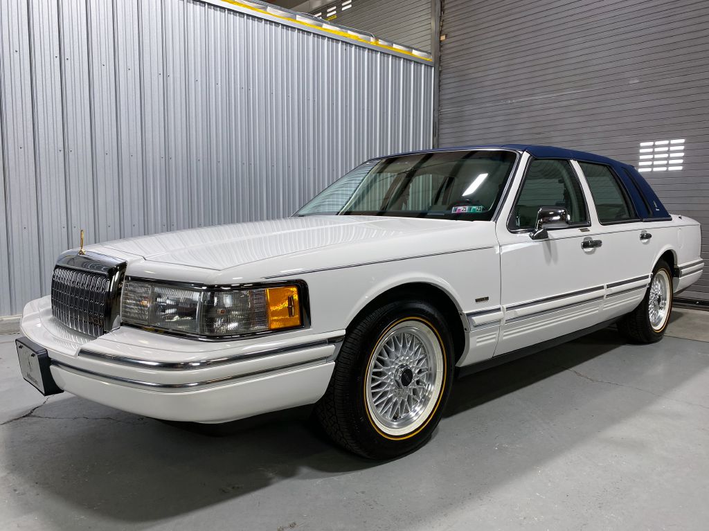 1994 Lincoln Town Car Signature Kasser Motor Group